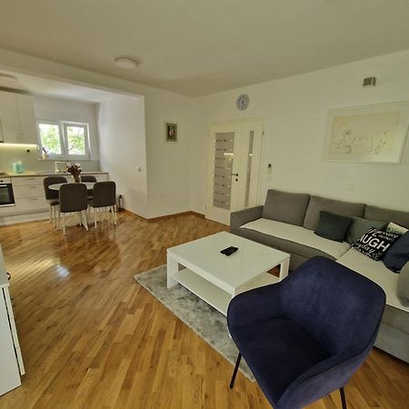Villa Tamara With Garden And River View - Free Private Parking - Garage 모스타르 외부 사진