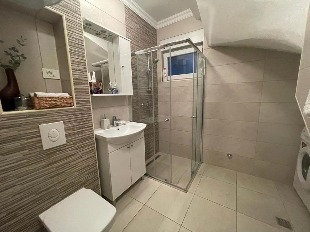Villa Tamara With Garden And River View - Free Private Parking - Garage 모스타르 외부 사진