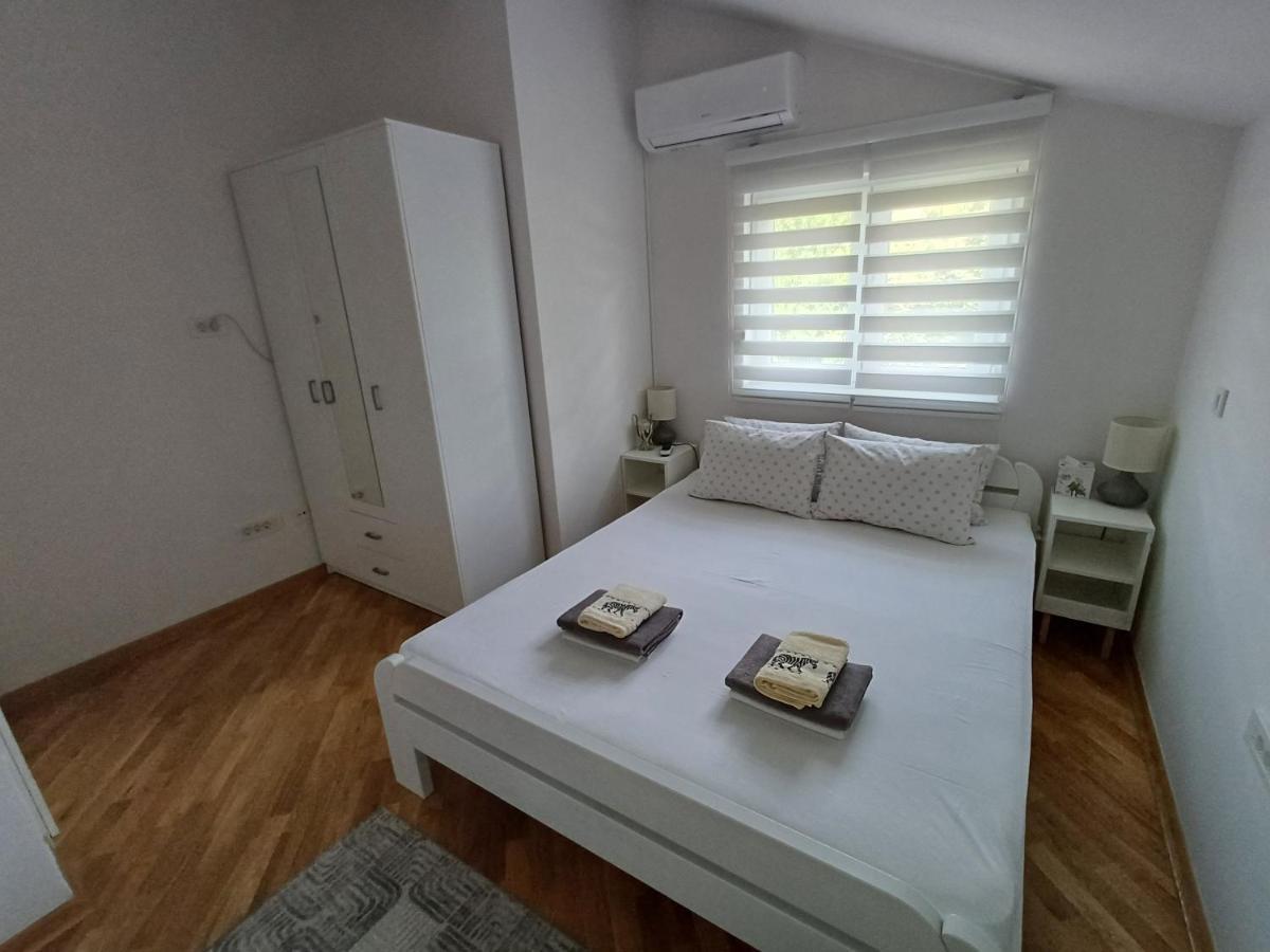 Villa Tamara With Garden And River View - Free Private Parking - Garage 모스타르 외부 사진